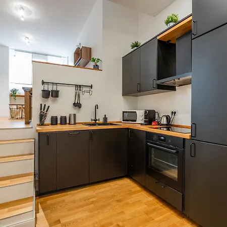 Prada's Nest - Modern Design And Close To Metro Appartement *